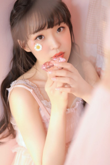 女性粉嫩精华液